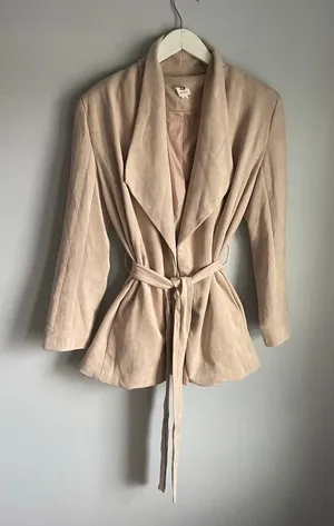Flawless Minimalist Neutral Office Work Cropped Trench Pockets Small Fall Tan Camel Beige thumbnail 1