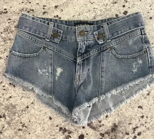 Retrofête Tessa Low Rise denim Shorts 24 thumbnail 1