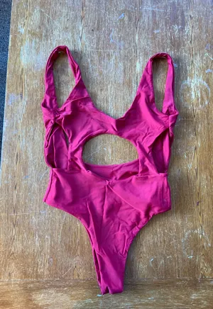 Amazon Maroon Red One Piece thumbnail 3