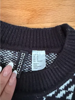 H&M sweater thumbnail 2
