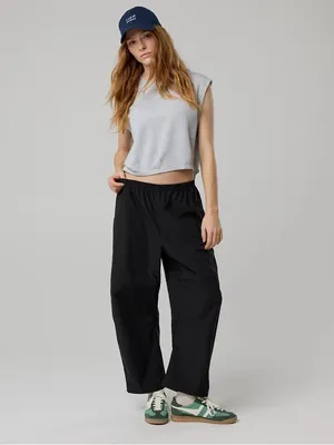 Offline by Aerie Nice Move Barrel Pants Pull On Lightweight in Black M Long thumbnail 3