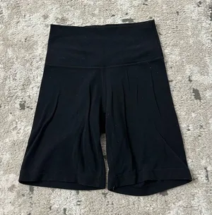 TnaBUTTER Cheeky Hi-Rise Short 7” Biker Shorts Size XS in Black thumbnail 1