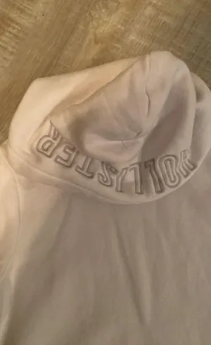 Hollister Sweatshirt With Hoodie Like New thumbnail 3