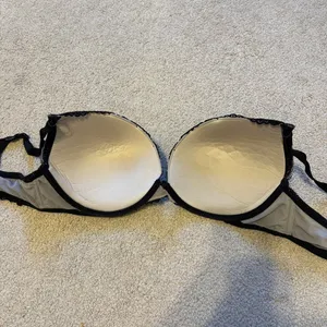 Torrid Floral Lace Bra Size 40DD Black & Nude thumbnail 6