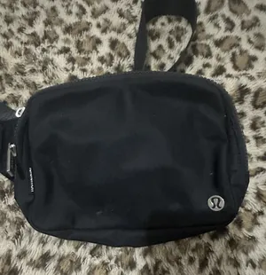 Lululemon Belt Bag thumbnail 1
