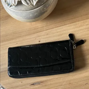 Coach Signature Embossed Black Patent Leather Accordion Zip Wallet thumbnail 5