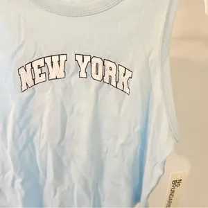 No Boundaries New York‎ Graphic Cropped Tank Top Blue Women's Large thumbnail 2