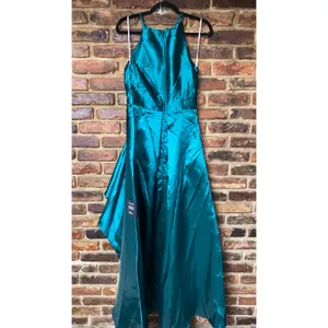 NWT Lulus Broadway Show Emerald Green High-Low Gown Women's Size Small thumbnail 11