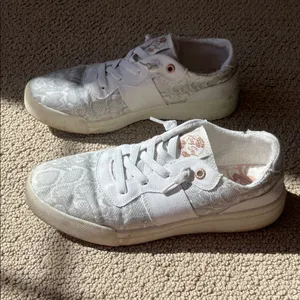 Roxy White Slip-On Snake Pattern Sneakers thumbnail 3