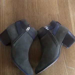 Coach Colleen Brown Suede Leather ankle high Booties Boots thumbnail 3