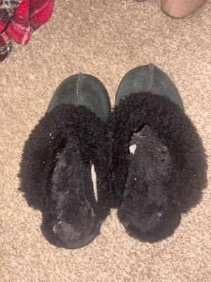 UGG Slippers thumbnail 2
