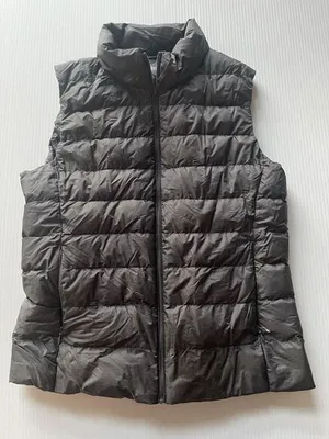 Uniqlo Ultra Light‎ Down Vest Women Small Black Hike Outdoor Puffer thumbnail 1