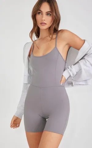 Garage romper  thumbnail 1
