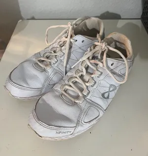 Nfinity Rival Women’s Cheer Cheerleading Shoes Size 9 thumbnail 1