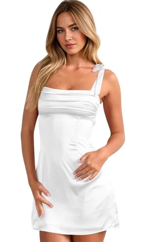 Short white dress Size 8 thumbnail 1
