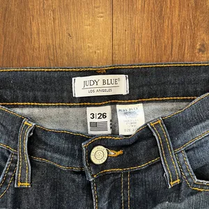 Judy Blue Jeans Women’s Size 3/26 Skinny Slim Denim Stretch Style 8390 Pants thumbnail 2
