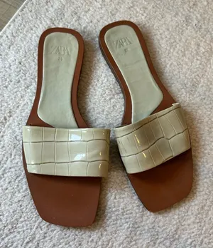 Zara Cream Croc Embossed Slide Sandals Size 39 / 8 thumbnail 1