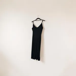 Lulus Black Double Front Slit V-Neck Midi Dress - Size Medium thumbnail 2