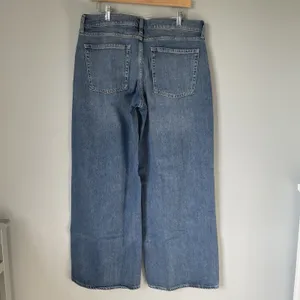 Old Navy Low Rise Baggy Wide Leg Denim Jeans Pants Cotton Blend Blue Size 12 thumbnail 2