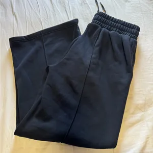 Blogilates Women's Travel Trouser High-Rise Wide Leg Sweatpants thumbnail 4