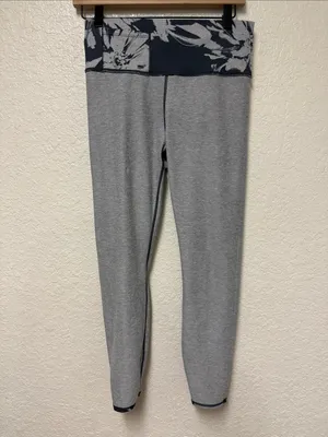 VUORI *flawed* Floral Print Black & Gray Leggings Estimated Size Small thumbnail 15