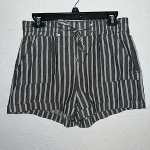 Ci Sono Gray and White Striped Linen Shorts thumbnail 1