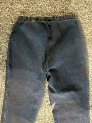 Denim & Co mpany Size Medium Elastic Waist Jeans thumbnail 4