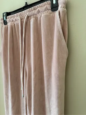 Le Lis Collection Blush Pink Ribbed Corduroy Velour Jogger Pants Women’s Size M thumbnail 2