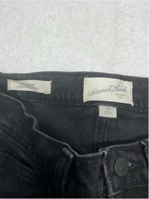 Universal Threads Womans NWT Flare High Rise Black Jeans Size 2 Short thumbnail 4