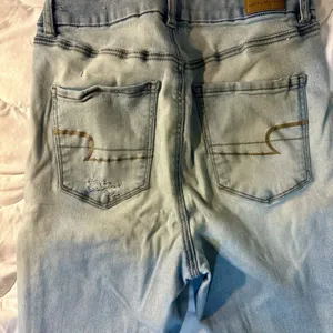 Light-Wash American Eagle Jeans Size 10 Inseam 25 inches thumbnail 3