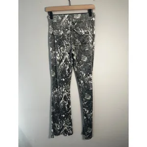 SWS Athletics Women Camo Flare Leg Sweatpants Gray Green Leaf Print‎ Size S thumbnail 4