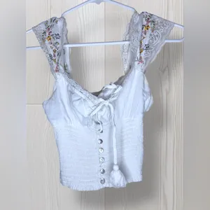 FOREVER 21 Women’s White Lace Floral Fairycore Embroidered Crop Top thumbnail 4