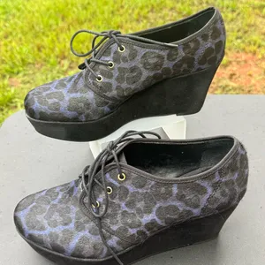Nicole Wedge Oxfords Women Size 8M Black Blue Leopard Print Lace Up Shoes thumbnail 2