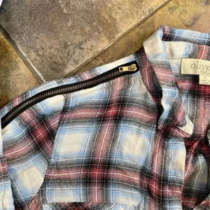 Olive & Oak Plaid Button Down Zipper Shoulder Split Tail Blouse Small thumbnail 10