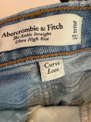 Abercrombie & Fitch Curve Love The Ankle Straight Ultra High Rise Jeans in Blue thumbnail 6