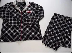 Laura Ashley Pajama Set Women Medium Black Plaid Cotton Blend Sleepwear‎ thumbnail 1