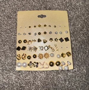 Earrings Boutique Gold thumbnail 2