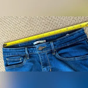 Levi's Women’s 711 Skinny Jeans thumbnail 4