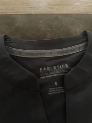Fabletics Women's Evolve 3-Pocket Scrub Top with an Oversized Fit - MotionTech, 4-Way Stretch, Wrinkle-Resist, Anti-Shrink thumbnail 11