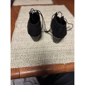 Rocketdog Women's‎ Size 7.5 Black Suede Ankle Heeled Boots thumbnail 5