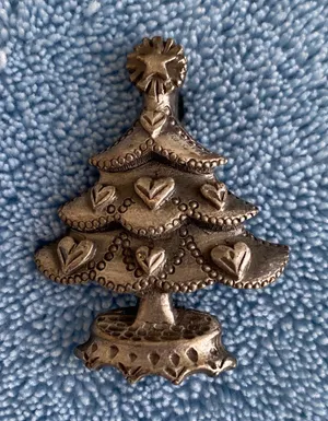 Vintage Pewter Christmas Tree Pin Brooch thumbnail 1