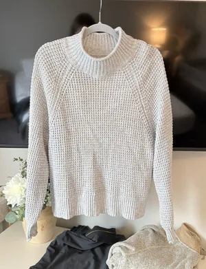 American Eagle Sweater thumbnail 1