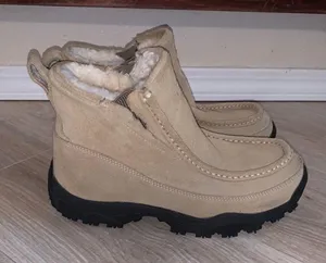 Kamik Women’s 10 Winter Boots Light Beige Suede Fleece Lined thumbnail 4