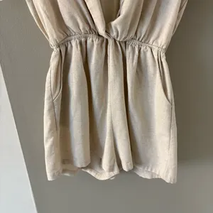 Princess Polly Beige Blazer Romper Size Women’s 0 - XS thumbnail 3