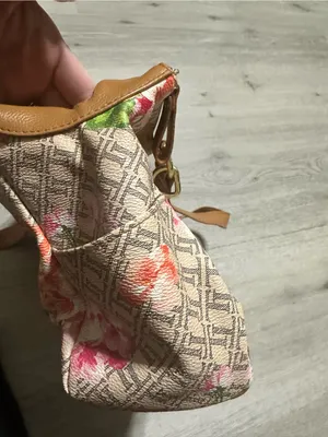 Women's Floral Tote Bag with Tan Trim thumbnail 6