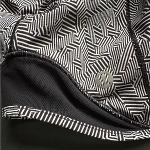 Lululemon - Hotty Hot shorts 4 Tall thumbnail 2