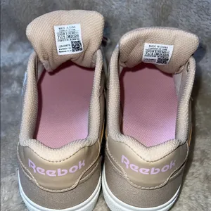 Reebok Tan‎ Suede Sneakers Modern Minimalist Design thumbnail 9
