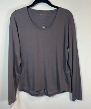 Athleta Essence Open Twist Back Shirt Top Gray Long Sleeves Athletic Sporty Med thumbnail 1