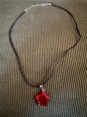 Red Star Pendant Necklace - Women's Jewelry thumbnail 2