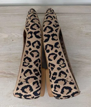 Vivaia Square-Toe V-Cut Flats Margot 2.0 Leopard Print size 40.5 thumbnail 3